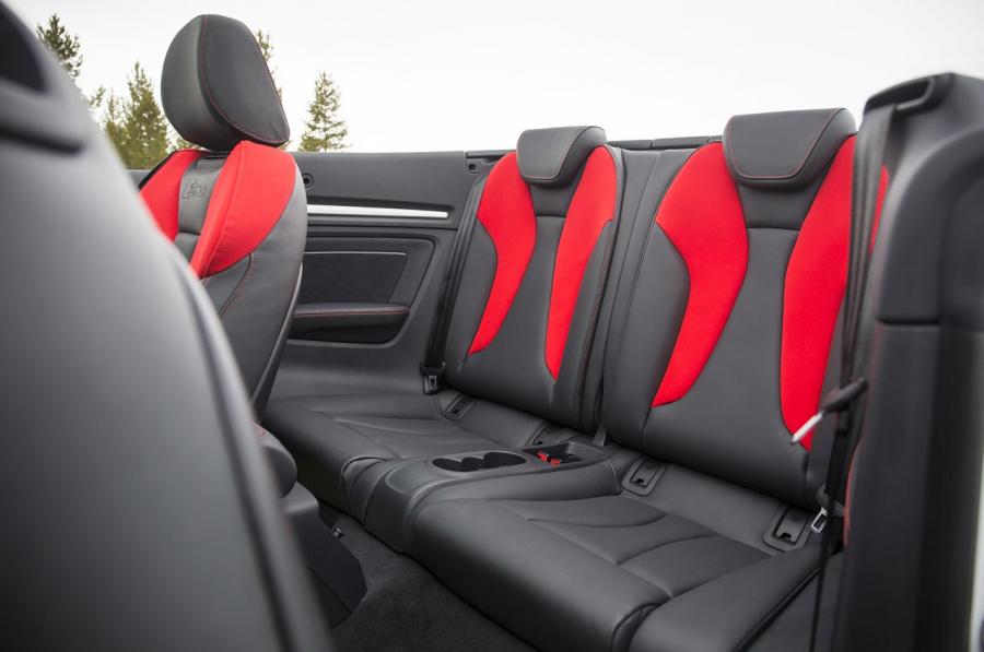 Интерьер Audi S3 Cabriolet (8V) 2014 года  (WW) (фото 22 из 34)